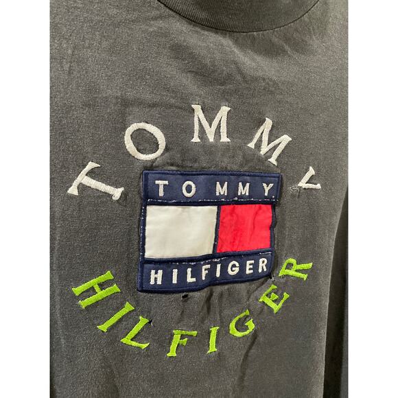 Vintage Y2K Tommy Hilfiger Streetwear Graphic Tee Embroidery Patch Oversized XL - Picture 4 of 8